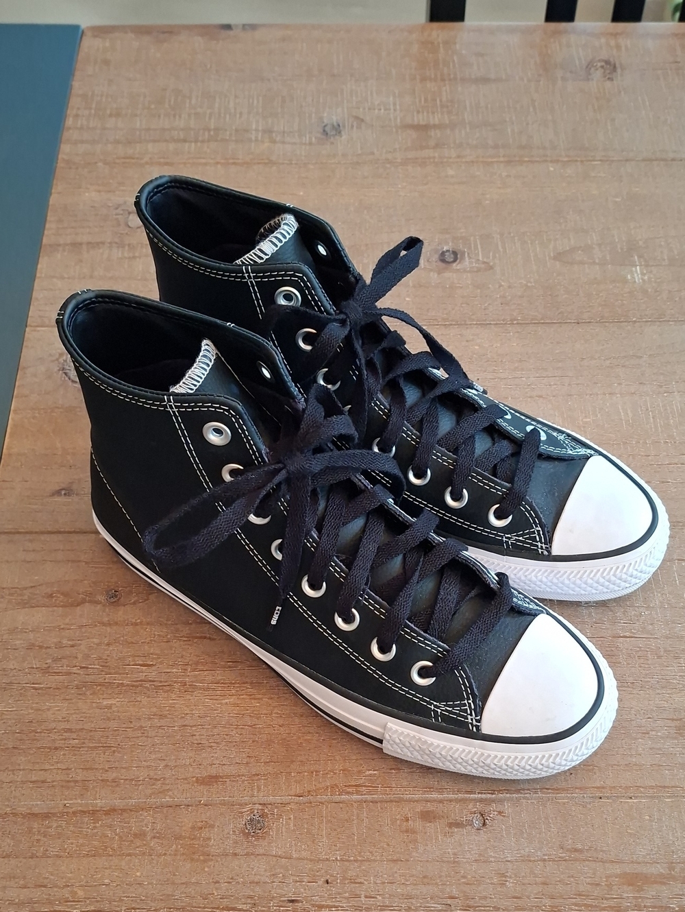 Converse Chuck Taylor All Star Black & White Leather High Top Sneakers (US 9)